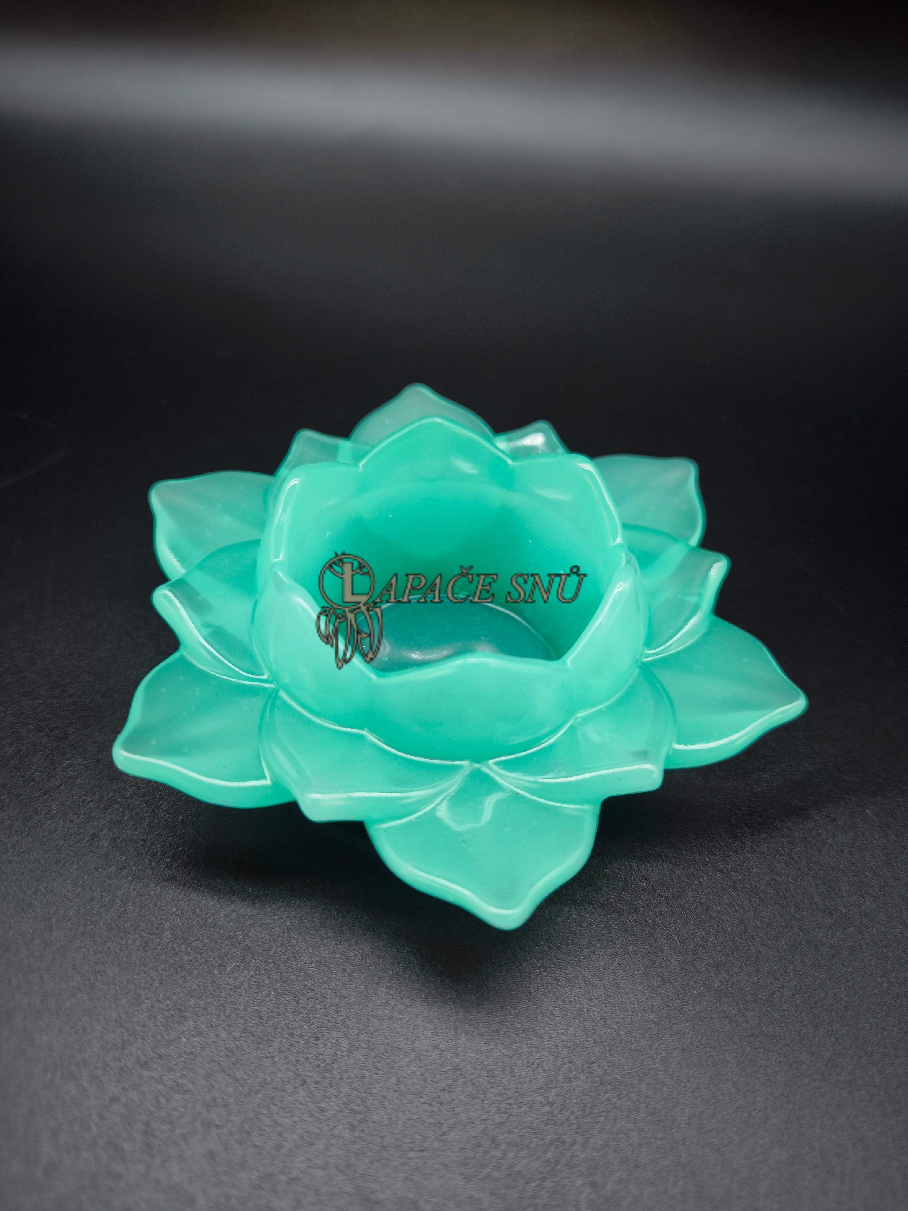 Svícen z pryskyřice - lotus - modrý